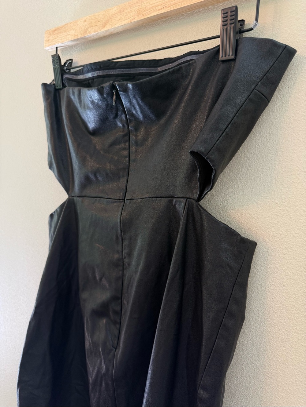 Amanda Uprichard Kloss Mini Dress Black Faux Leather Cutout Strapless S - Picture 7 of 8